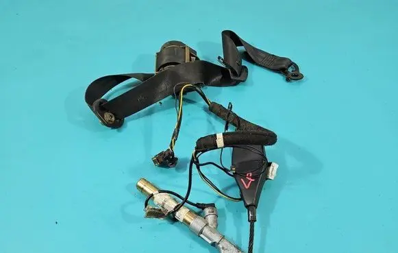 Renault Trafic II (X83) Front seatbelt IMPRK1499842