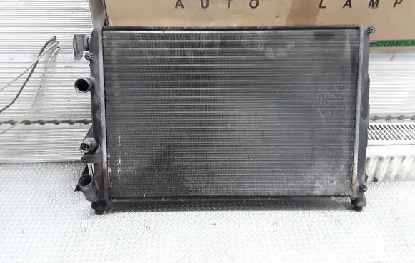 Renault Scenic I Coolant radiator 7700425842A