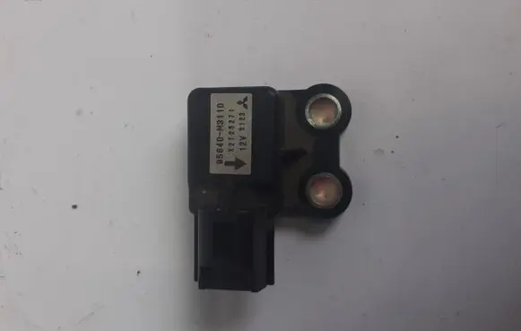 Hyundai Terracan Airbag deployment crash/impact sensor 95640M3110