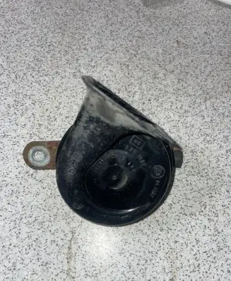 BMW 5 E39 Horn signal 703881157