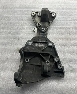 Volvo XC60 Generator/alternator bracket 31316673