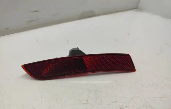 Chevrolet Camaro Rear tail light reflector 23126885
