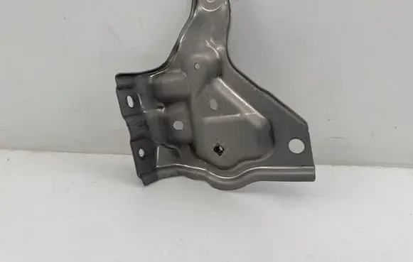 Mazda MX-30 Heat shield in engine bay DFR5