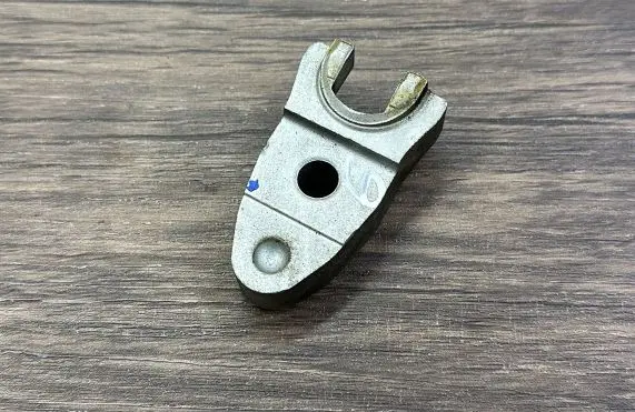 Audi A7 S7 4G Fuel Injector clamp holder 059246J