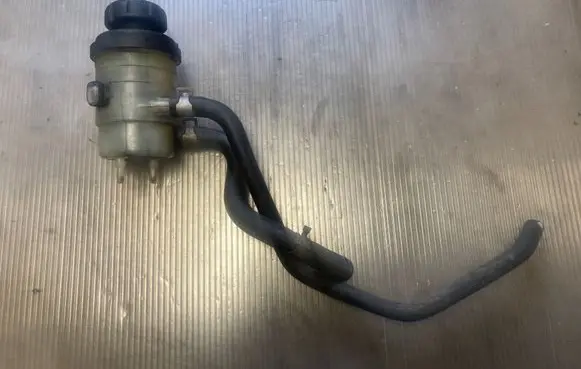 Power steering fluid tank/reservoir