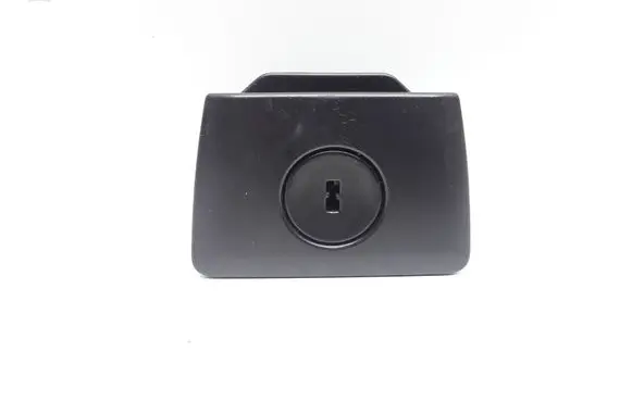 Volvo XC90 Glove box lock 