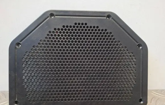 BMW 3 E90 E91 Subwoofer grill/trim 6925337