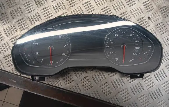Audi A8 S8 D4 4H Speedometer (instrument cluster) 4H0920880C