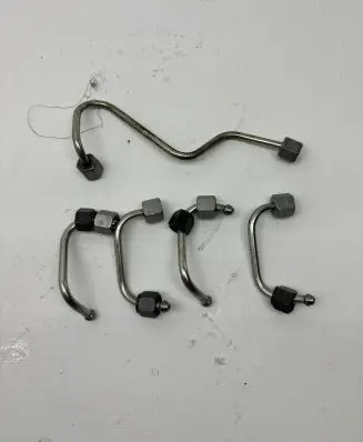 Fuel injector supply line/pipe