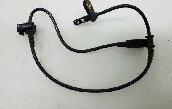 Mercedes-Benz CLS C219 ABS brake wheel speed sensor A2115402317