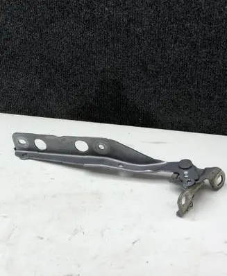 Engine bonnet/hood hinges