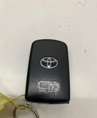 Toyota RAV 4 (XA40) Ignition key/card MR69032012