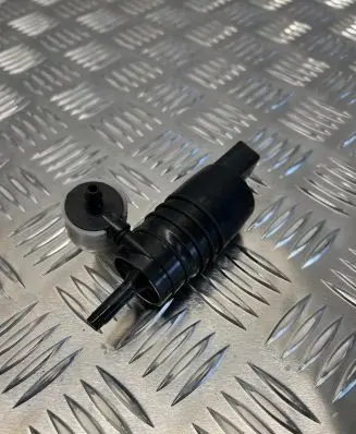 BMW X5 F15 Windscreen/windshield washer pump 7388349 4160826 P160922