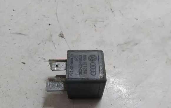 Audi A4 S4 B5 8D Other relay 8D0951253