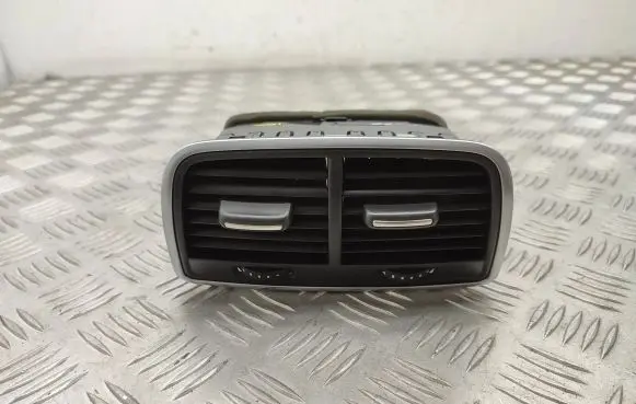 Audi A6 C7 Rear air vent grill 4G0819203