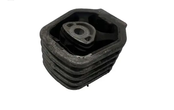Mercedes-Benz A W169 Engine mount bracket