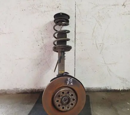 Volkswagen Golf VII Front wheel hub spindle knuckle