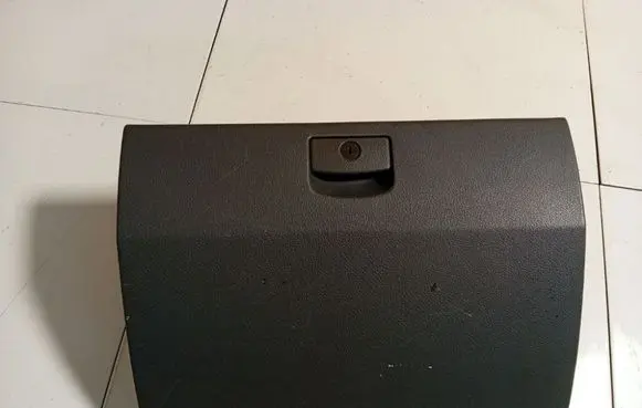 KIA Sorento Glove box 848303E000