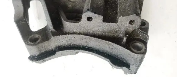 Ford Focus C-MAX Engine mounting bracket