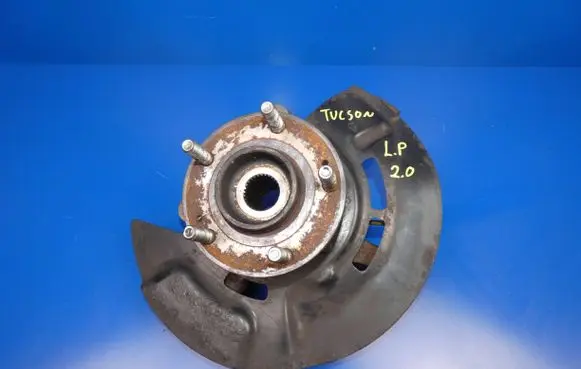Hyundai Tucson TL Front wheel hub spindle knuckle