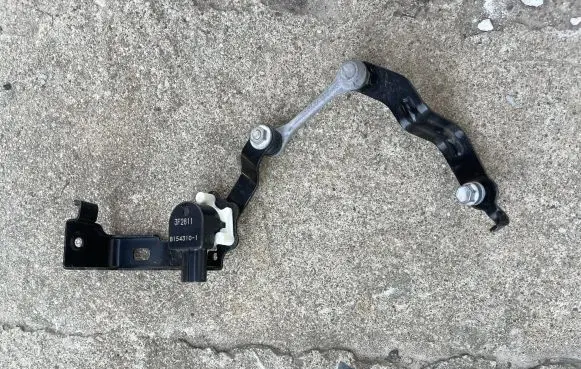 Lexus UX Other front suspension part B1543101 3F2811