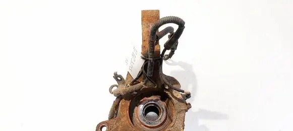 Front wheel hub