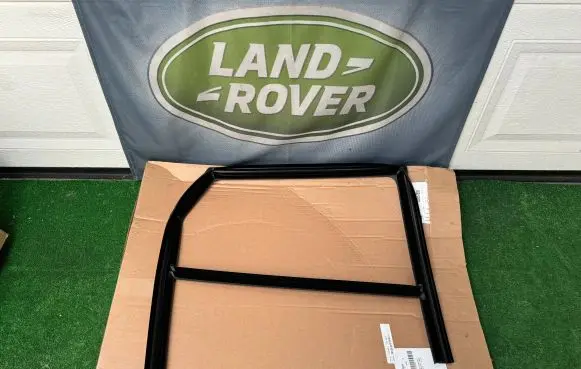 Land Rover Range Rover Evoque L551 Rubber seal rear door LR114334 XC940 2146151