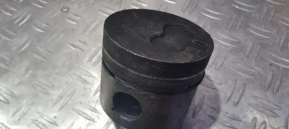 Piston