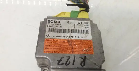 Mercedes-Benz E W211 Airbag control unit/module 0285010146