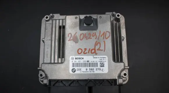 BMW 3 F30 F35 F31 Engine control unit/module 8582279 0281031299 170201078