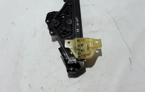 Renault Captur II Rear window lifting mechanism without motor 827216497R