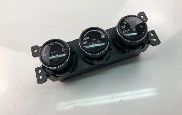 Suzuki Liana Interior fan control switch 3951059J50