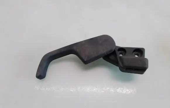 Engine bonnet (hood) release handle