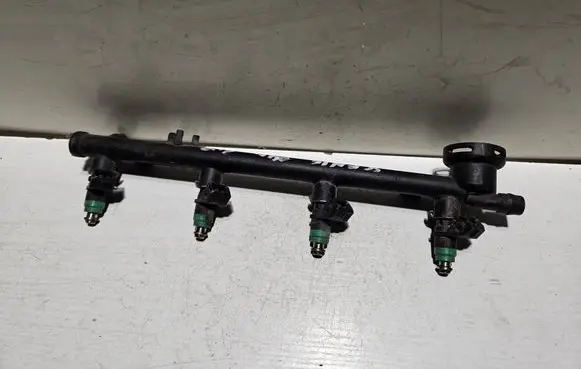 Renault Scenic I Fuel main line pipe 7700107405 7700112777