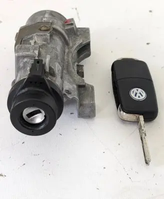 Volkswagen Cross Polo Ignition lock 4B0905851 4B0905851P