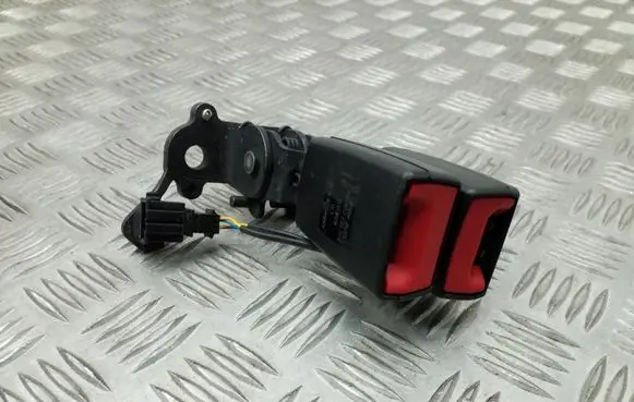 Audi A3 S3 8V Middle seatbelt buckle (rear) 8V0857739