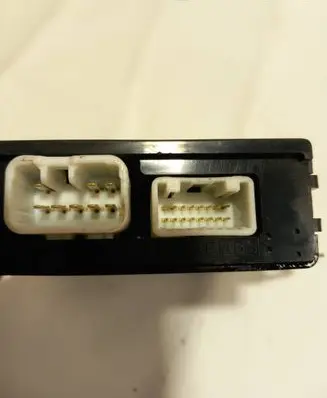 Lexus RX 330 - 350 - 400H Wing mirror control module 8943048040 615138000