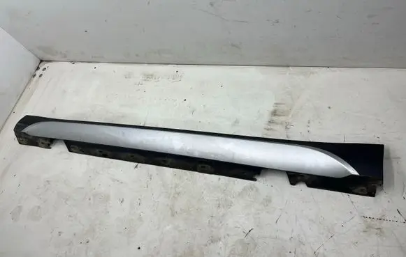 BMW X1 E84 Sill
