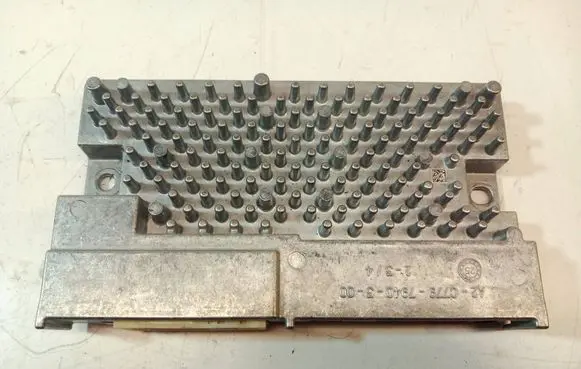 Mercedes-Benz S Z223 Maybach Engine mounting bracket A2149006816 A2149014408