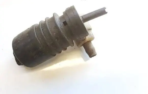 Volkswagen Golf IV Windscreen/windshield washer pump 