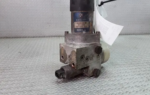 BMW 7 E65 E66 Tailgate hydraulic pump motor HB70087002