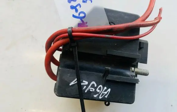 Mercedes-Benz R W251 Fuse box set a1645400350