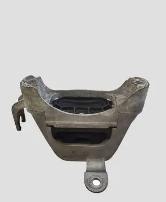 Opel Astra J Engine mount bracket V060840101