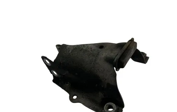 Engine mounting bracket