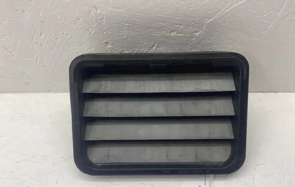 Mercedes-Benz GLS X166 Quarter panel pressure vent A1668301042