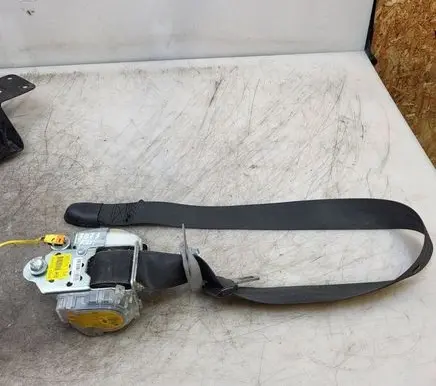 Hyundai i40 Front seatbelt 888203Z000RY V01V03R
