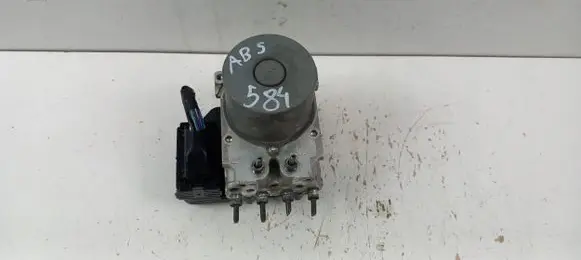 Toyota Avensis T270 ABS Pump