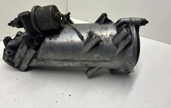 Mercedes-Benz S W140 Oil filter mounting bracket 6011840025