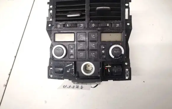 Volkswagen Touareg I Climate control unit 7l6819203c