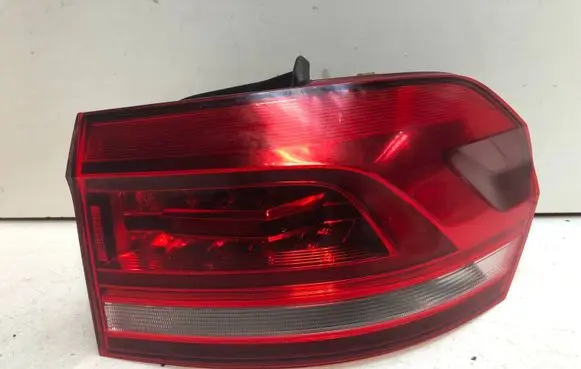 Volkswagen Touran III Rear/tail lights 5TA945208A 90059884A